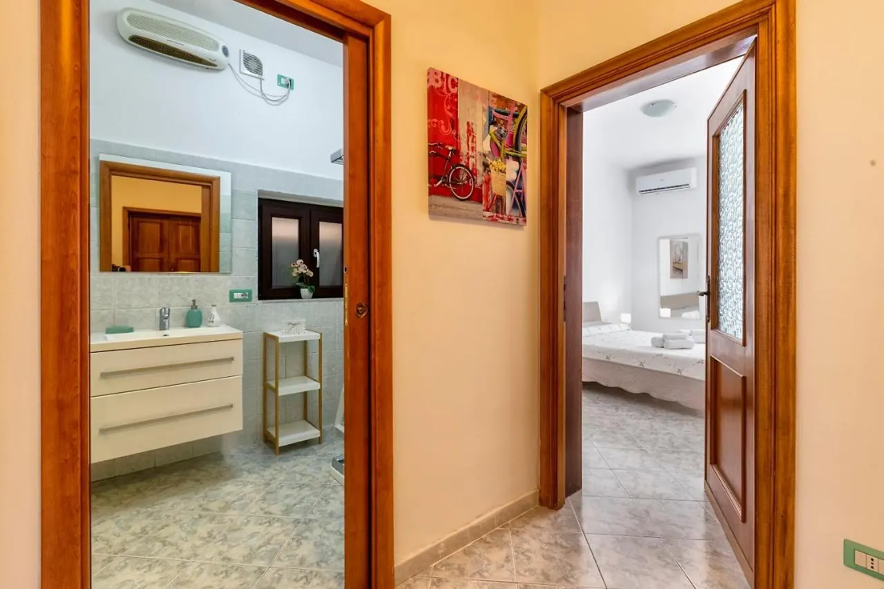 Apartament Il Nespolo , Vicino Alle Spiagge, Per Coppie E Famiglie Alghero
