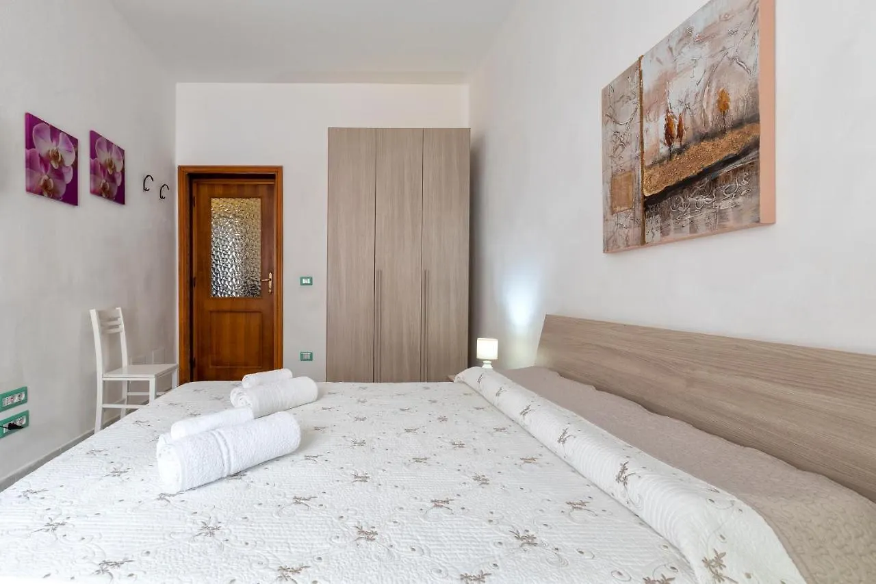 Appartement Il Nespolo , Vicino Alle Spiagge, Per Coppie E Famiglie Alghero
